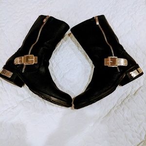 Vince Camuto 7M boots